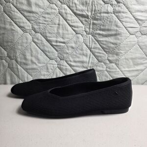 Vivaia Margot 2.0 Square Toe V-Cut Women's 
Size 40